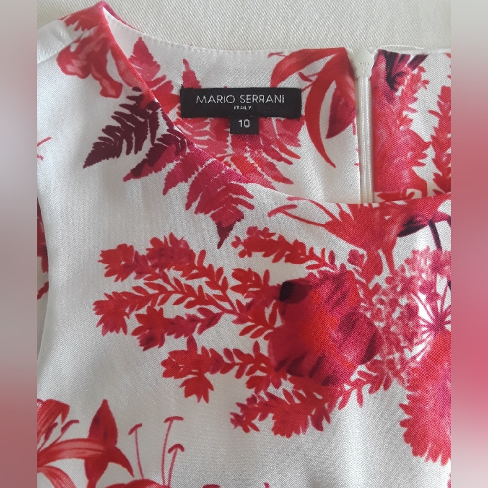 Floral Red and White Sleeveless Dress. Size: 10. - Picture 3 of 4